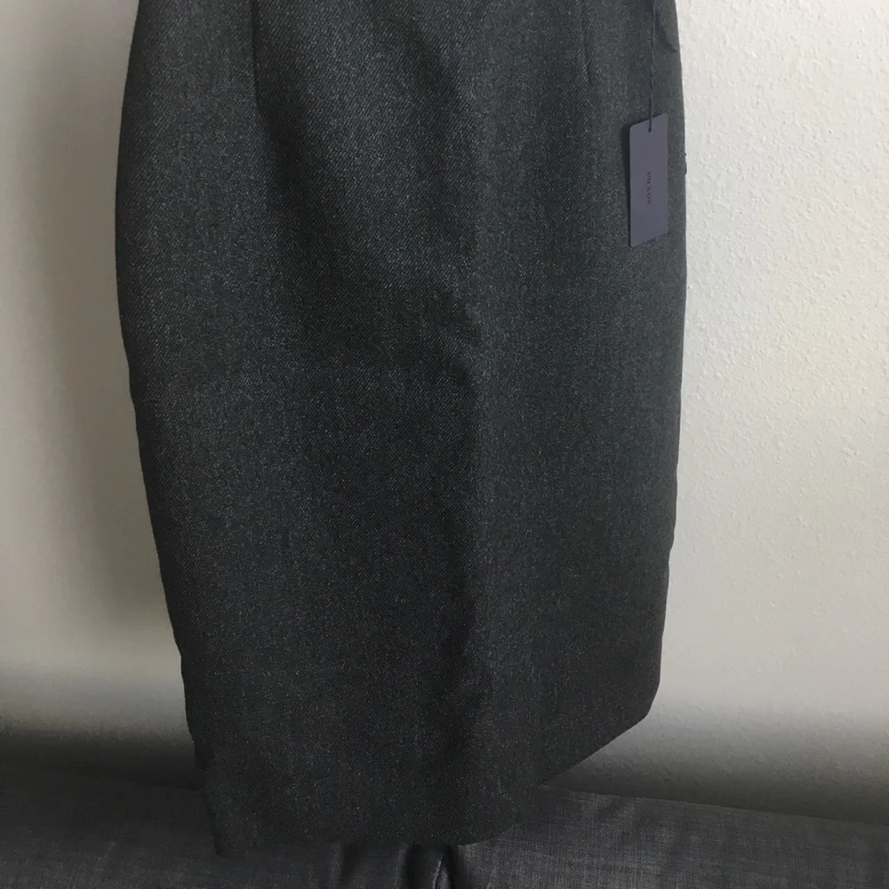 Authentic Brand New Wool Prada skirts, size42 - Picture 8 of 8
